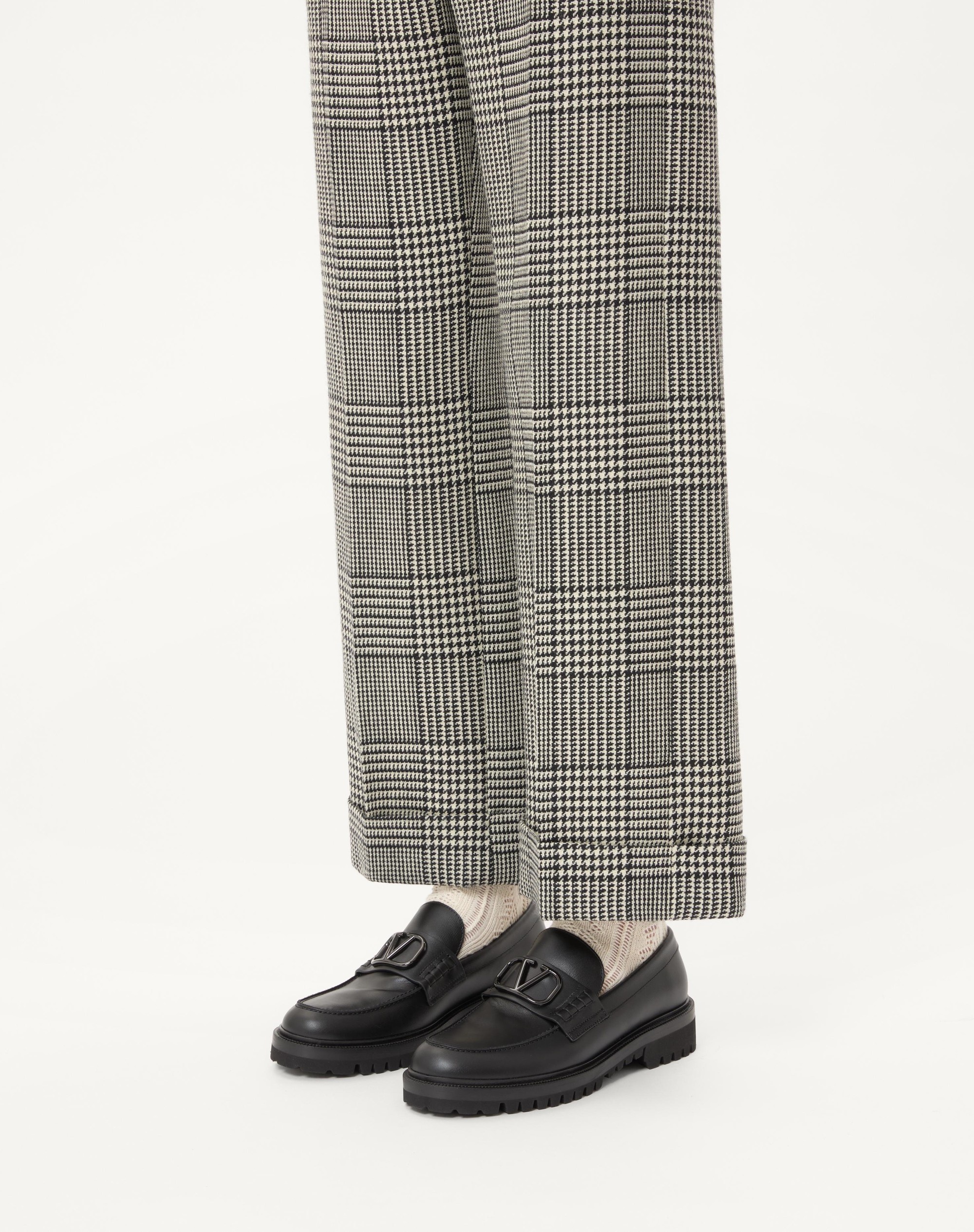 VLOGO SIGNATURE CALFSKIN LOAFER - 2