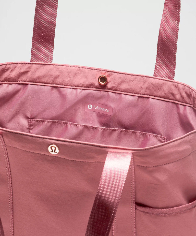Daily Multi-Pocket Tote Bag 20L 4