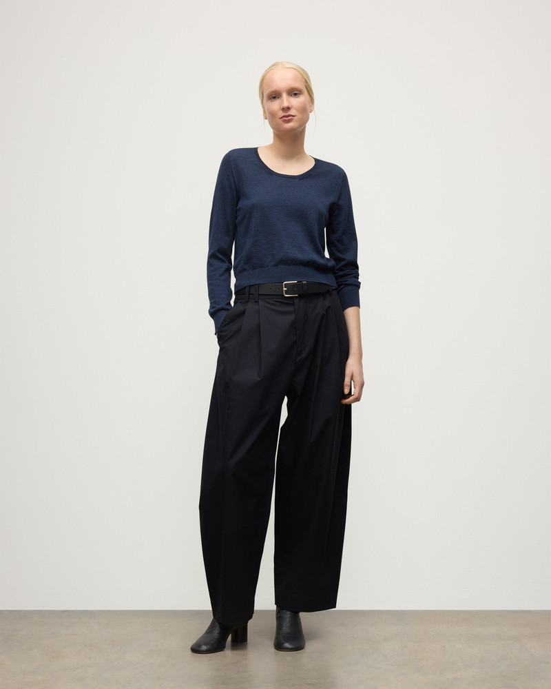 Johnstons of Elgin Ella Scoop Neck Superfine Cashmere Navy Jumper outlook