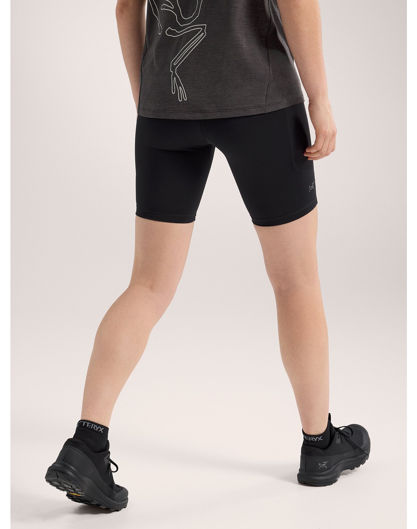 Essent High-Rise Short 8" - 5