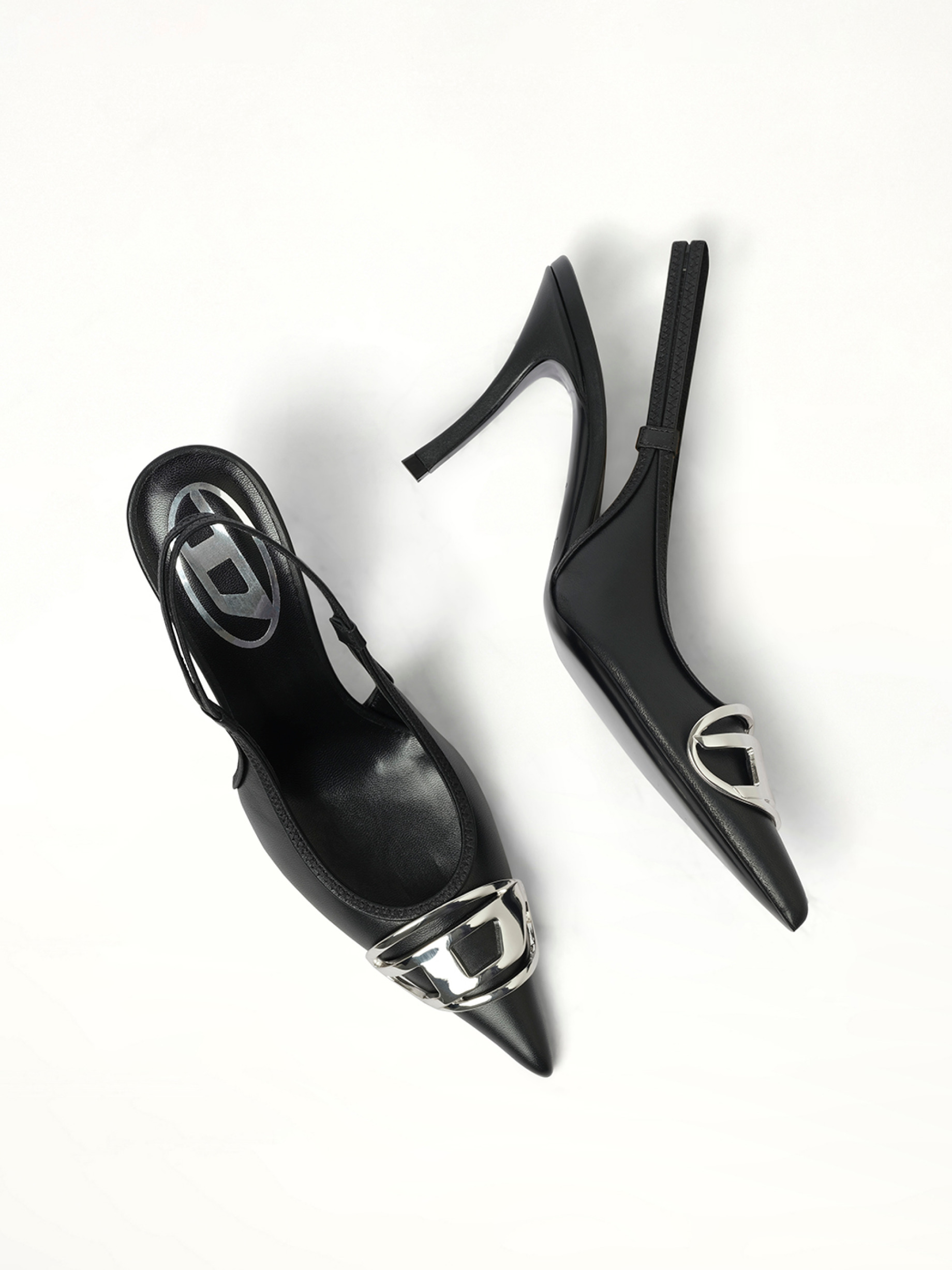 D-VENUS Pumps in Black - 4