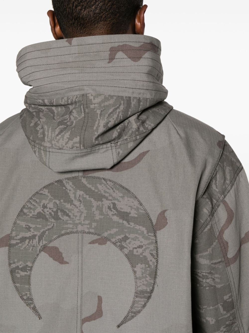 camouflage-print hooded jacket - 5