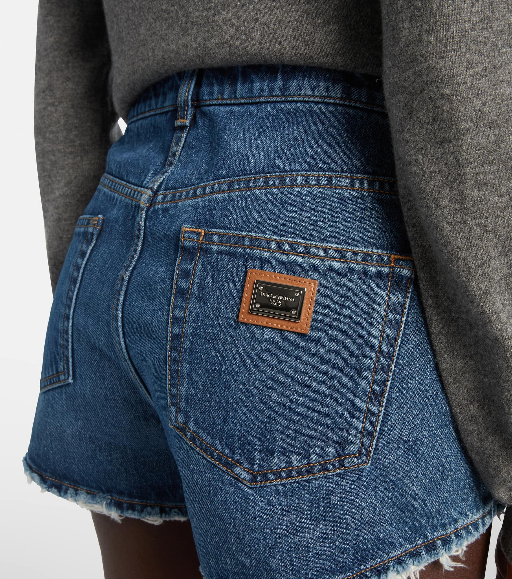 Frayed denim shorts - 5