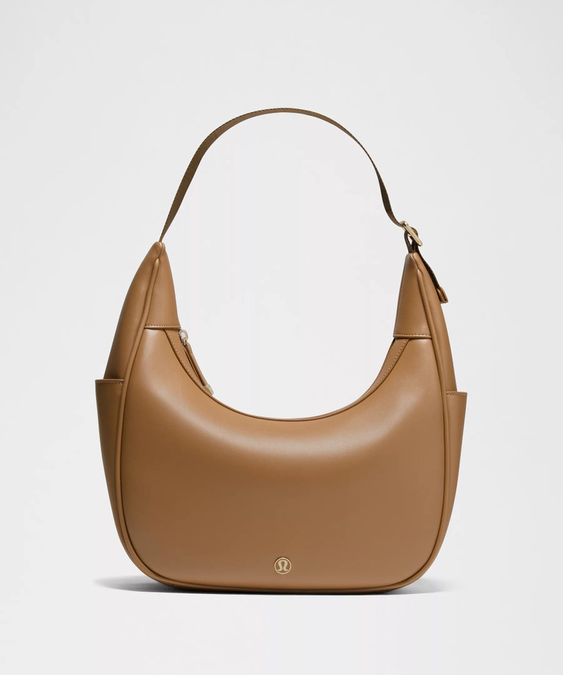 City Essentials Shoulder Bag 4L *Smooth Leather Alternative 1