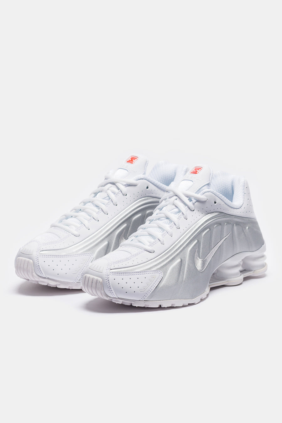 Shox R4 Sneaker in White/Metallic Silver/White - 3