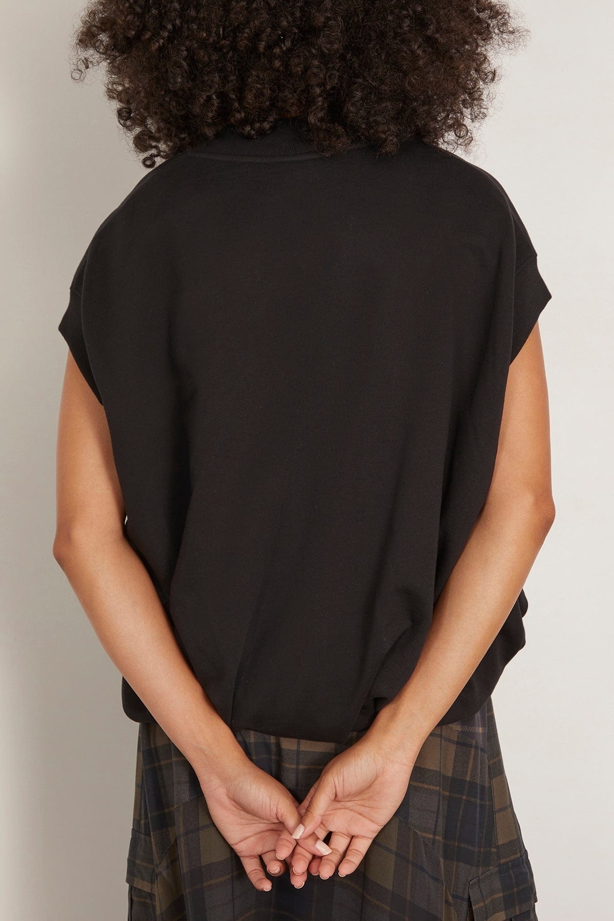 Hann Sweater in Black - 4