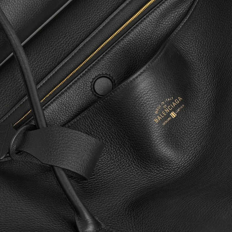 Women's Carrie Carry All Bag in Black 5