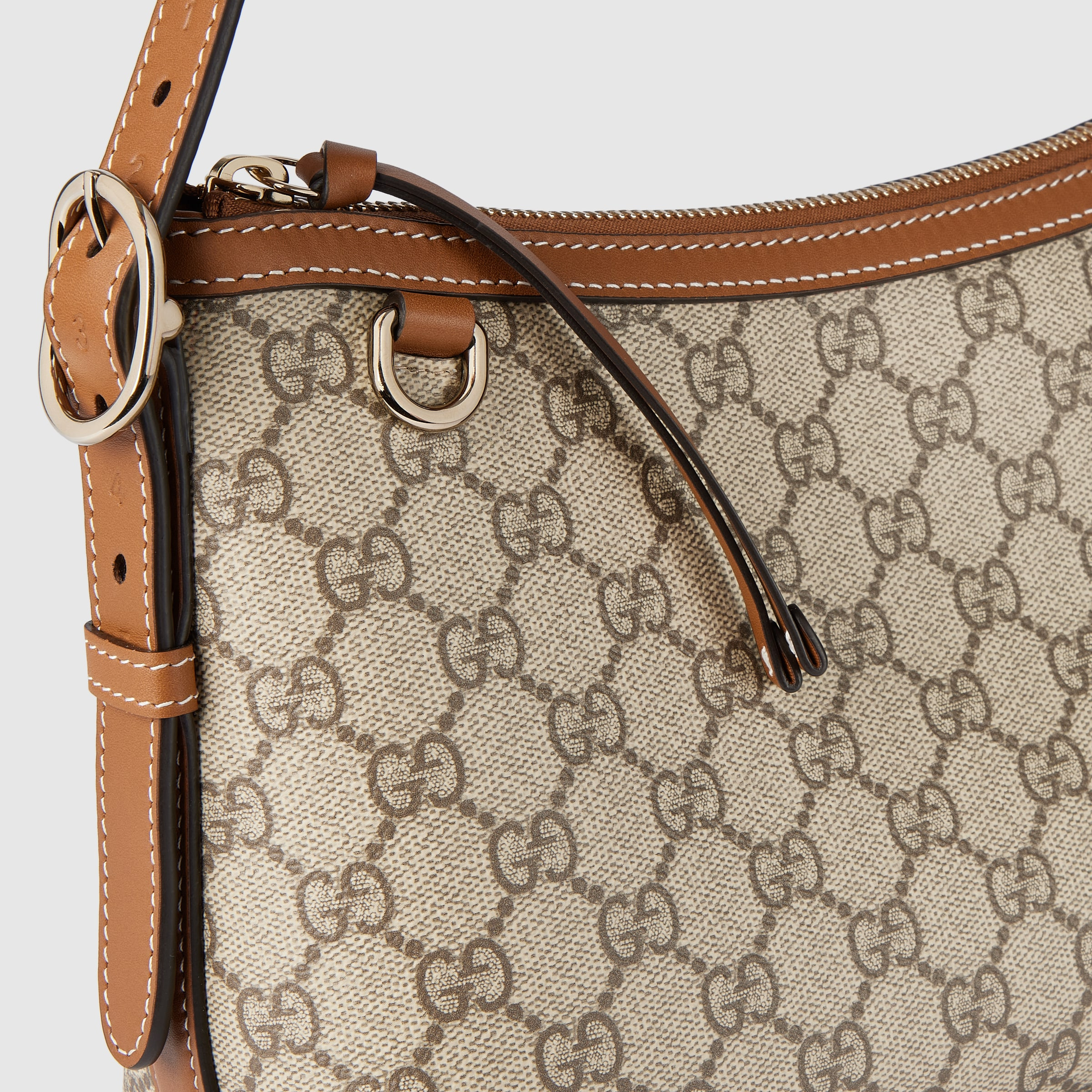 GG Emblem medium shoulder bag - 4