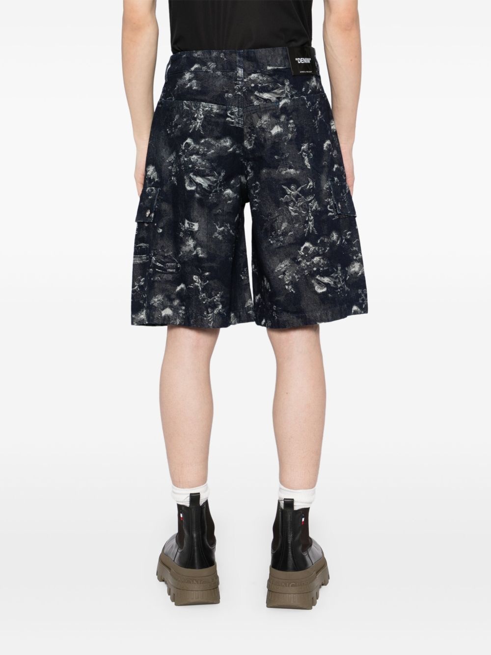graphic-print shorts - 4