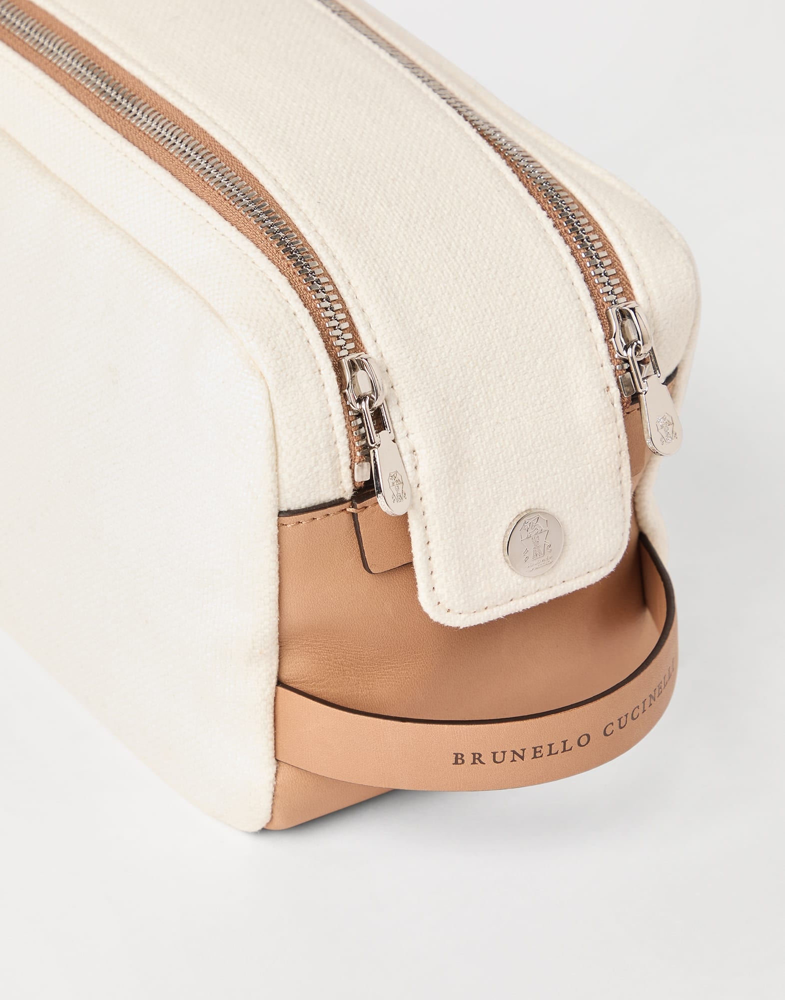 Canvas and matte calfskin beauty case with double zipper - 3