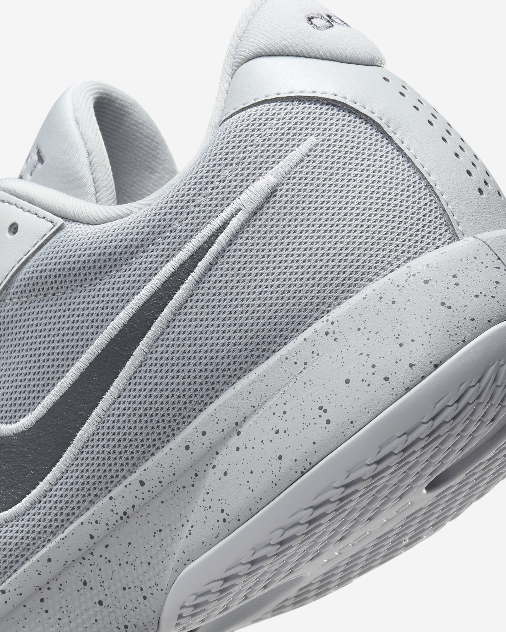Nike Men's G.T. Cut Academy Basketball Shoes - 8