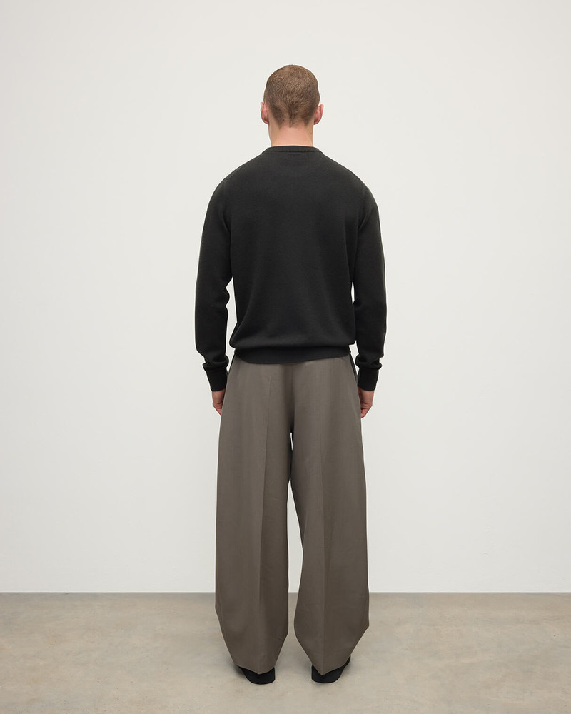 Classic Cashmere Grey Round Neck Jumper 4