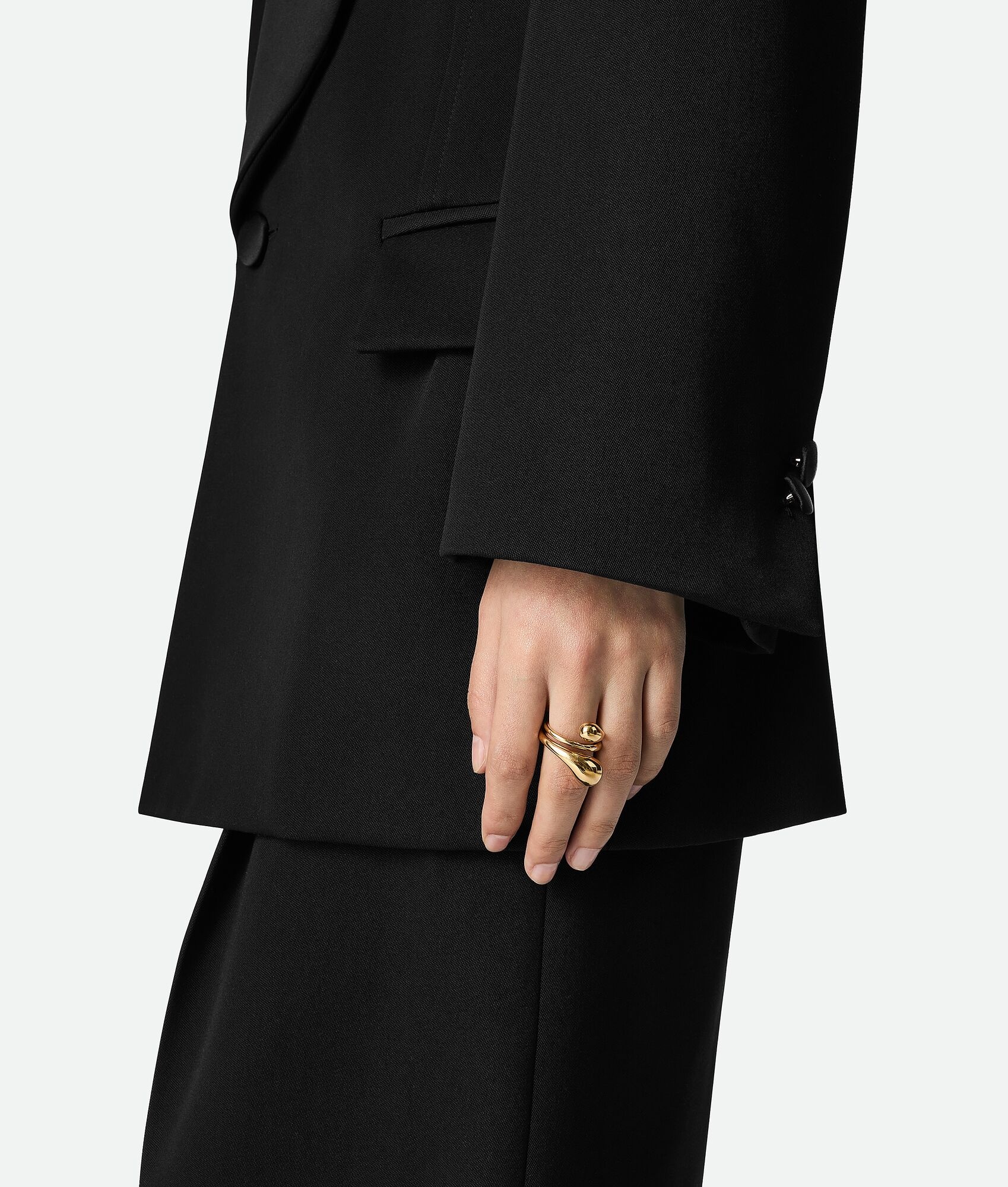 【洗練された】BOTTEGA VENETA ドロップリング イエローゴールドドロップ リング| Bottega Veneta® 日本