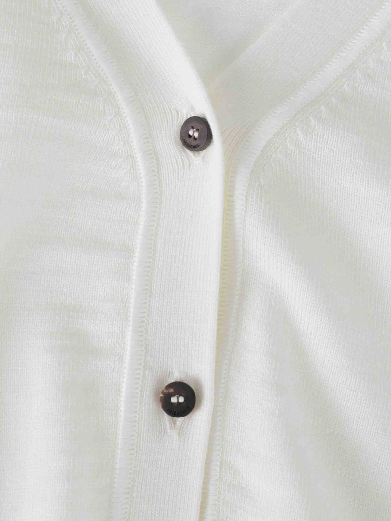 V-neck cardigan 3