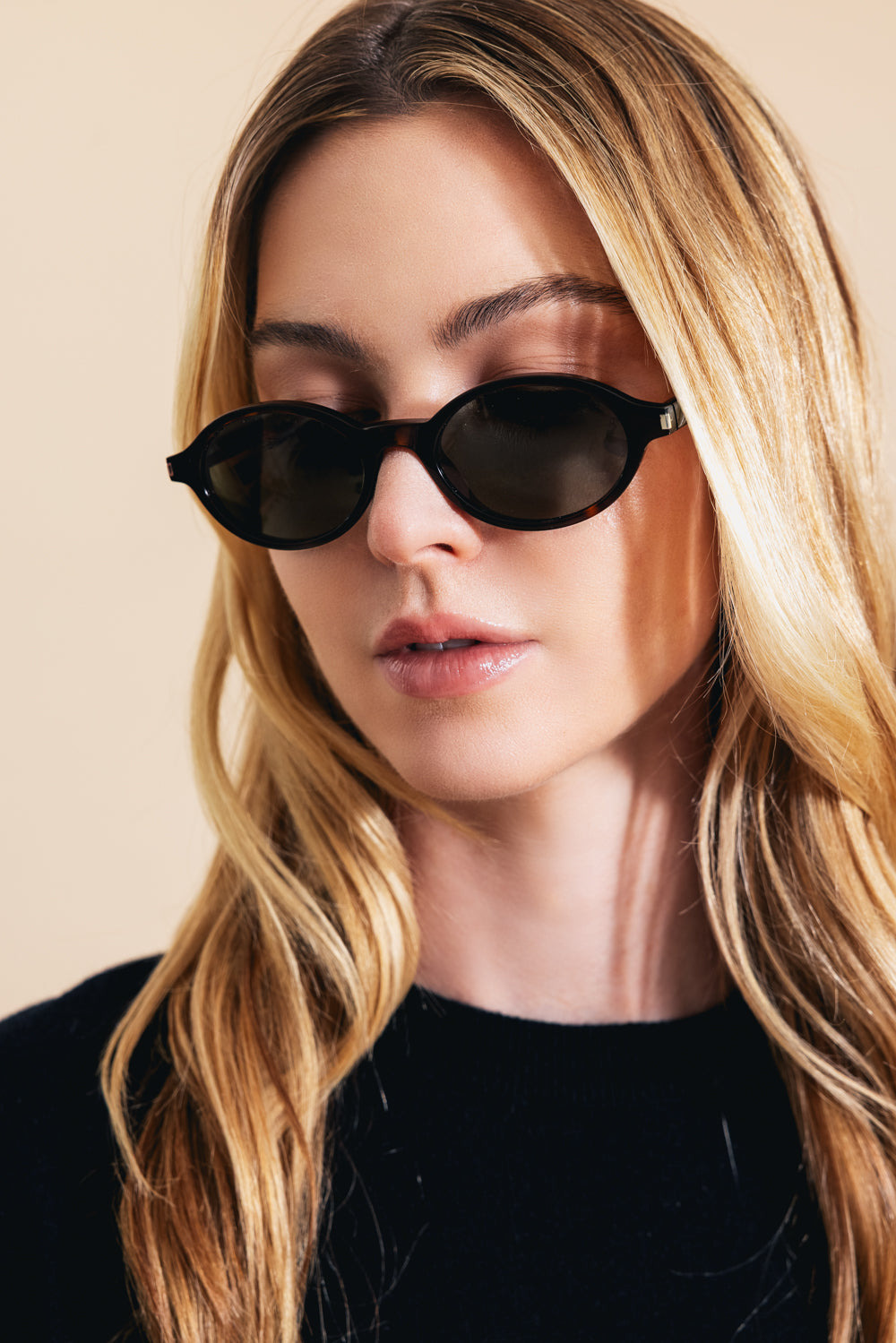 Jeanne Oval Angle Sunglasses - 2