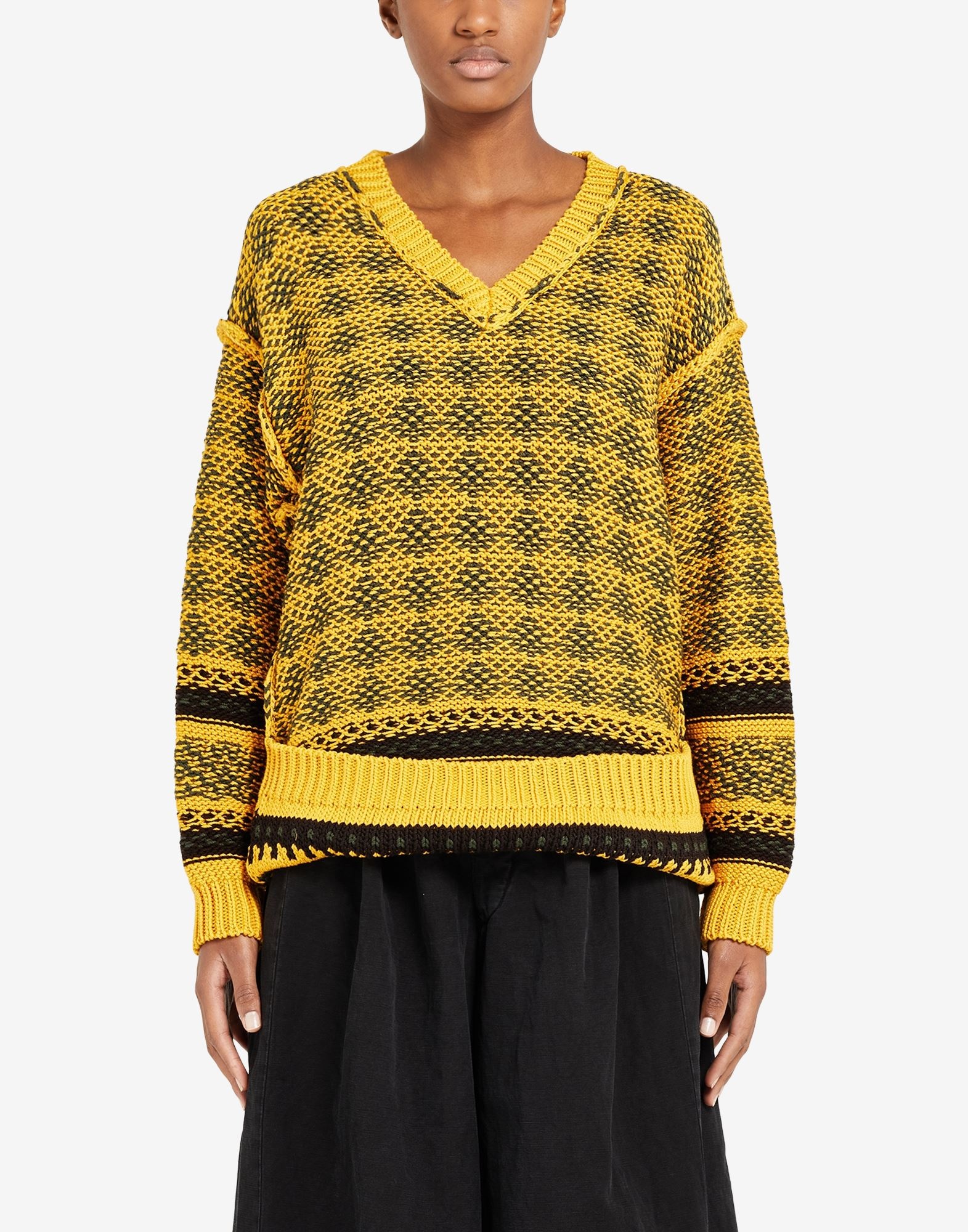 Reverse jacquard V-neck sweater - 5
