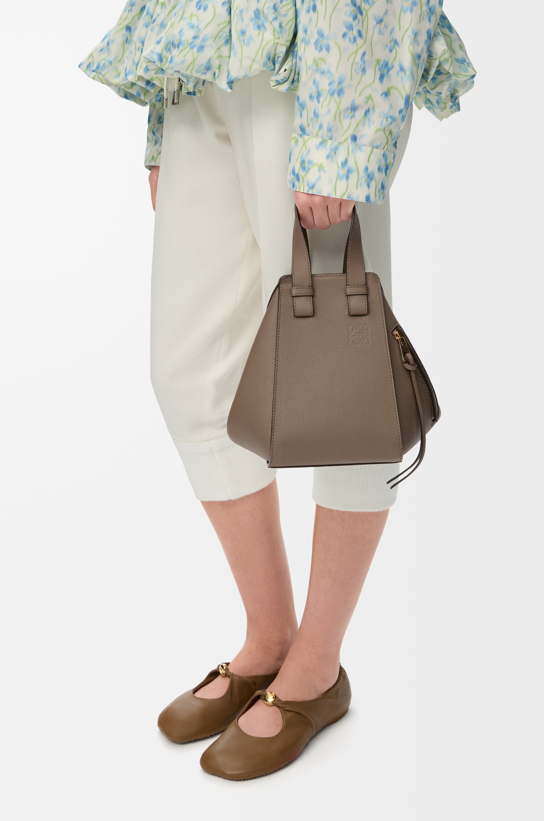 Compact Hammock bag in soft grained calfskin - 3