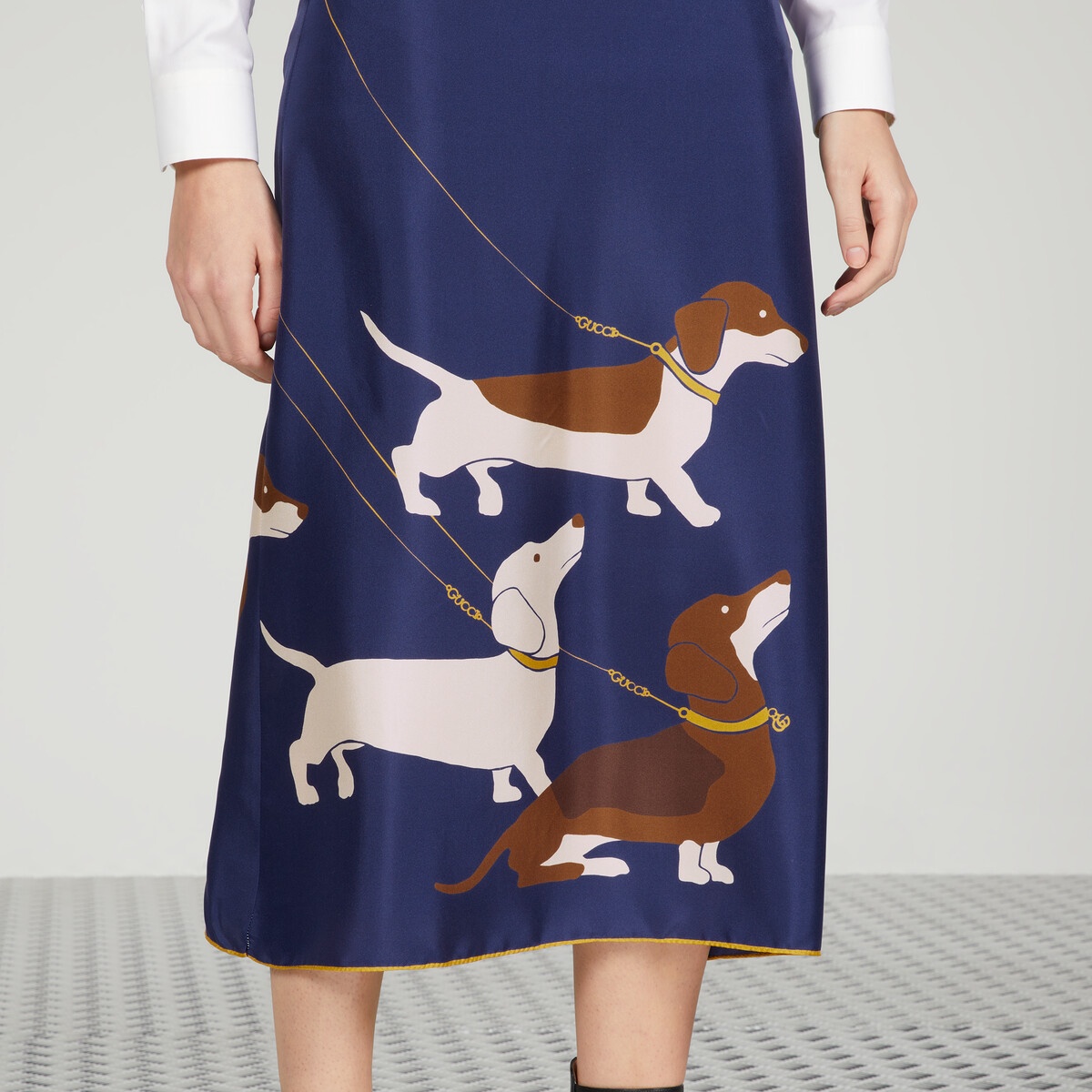 Silk skirt with dog print - 4