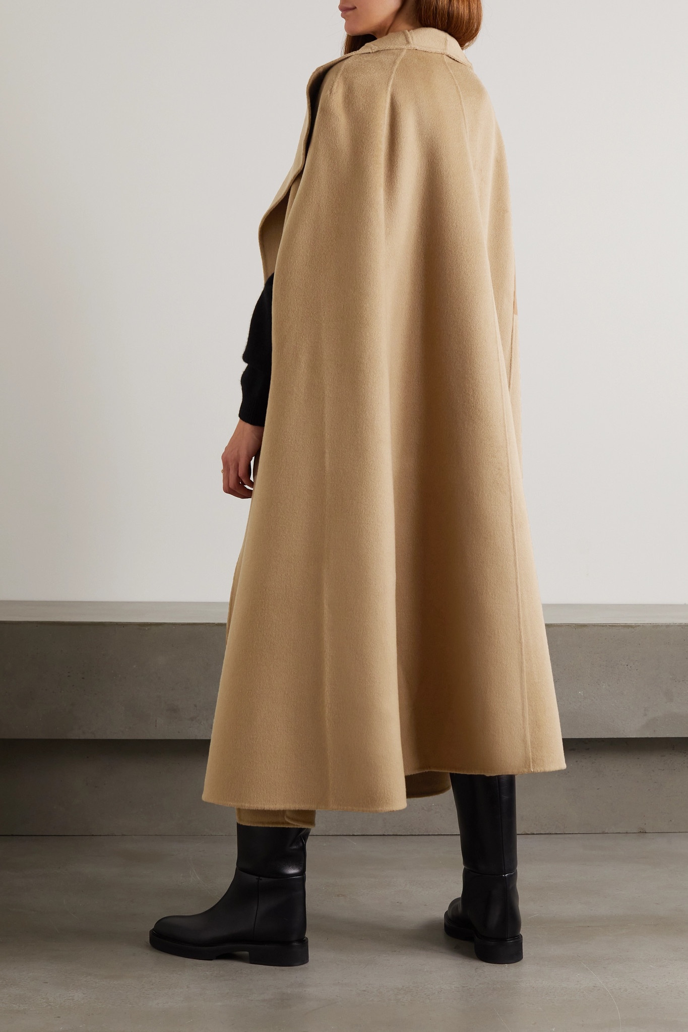 Signature wool and cashmere-blend cape - 4