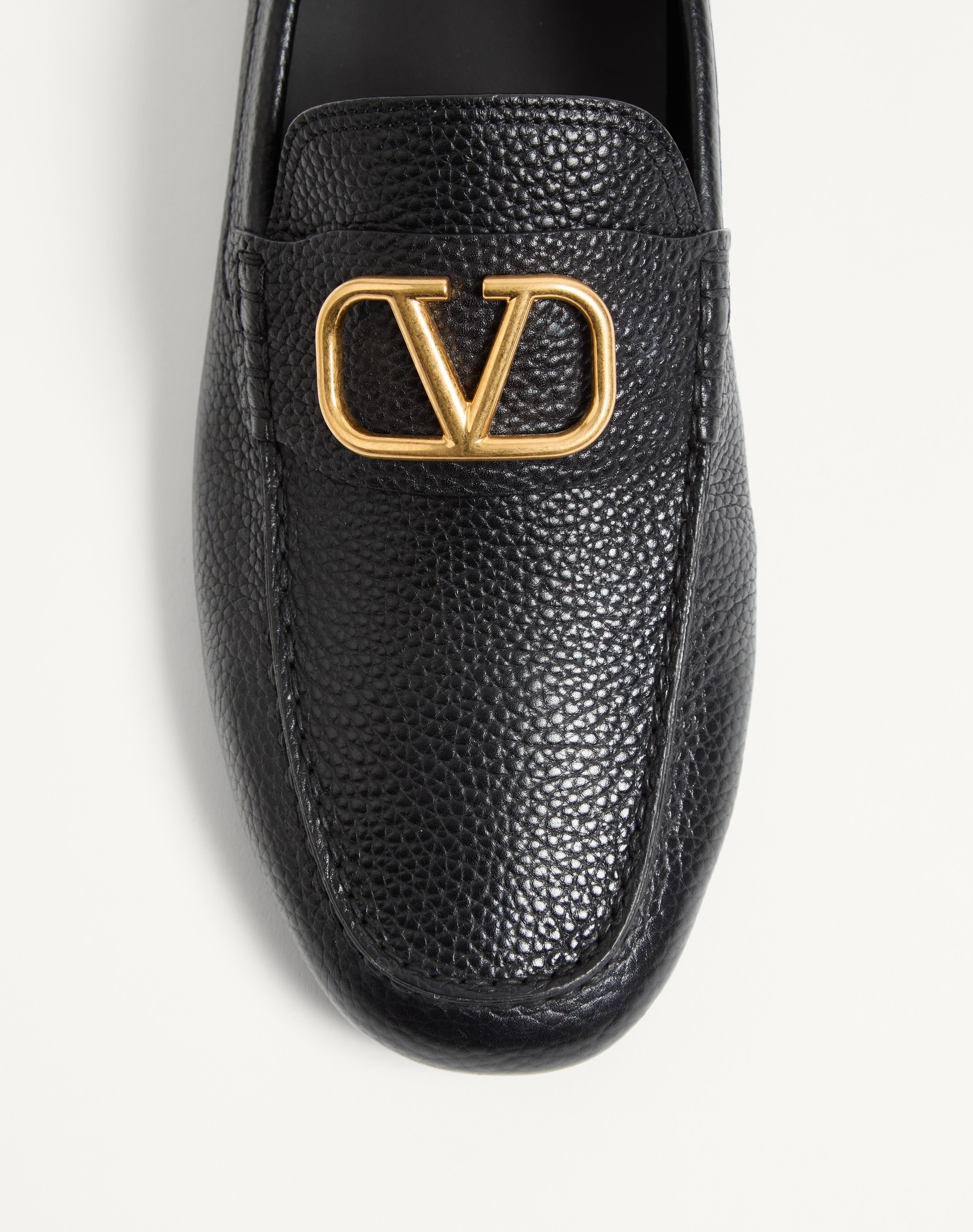 VLOGO SIGNATURE GRAINY CALFSKIN DRIVING SHOE - 5