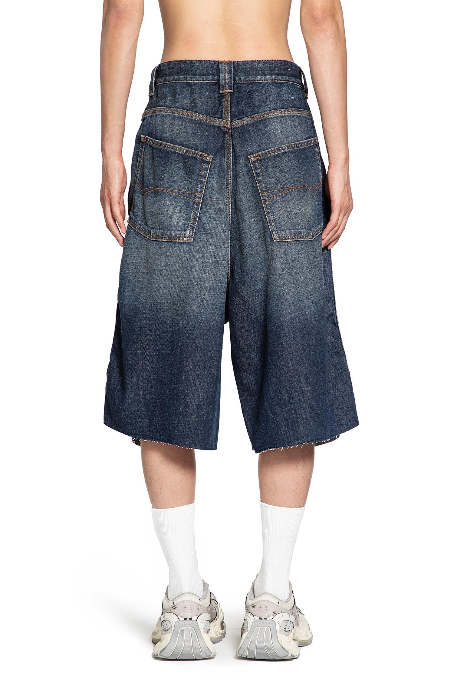 Loop Sports Icon Sticker Denim Shorts - 3