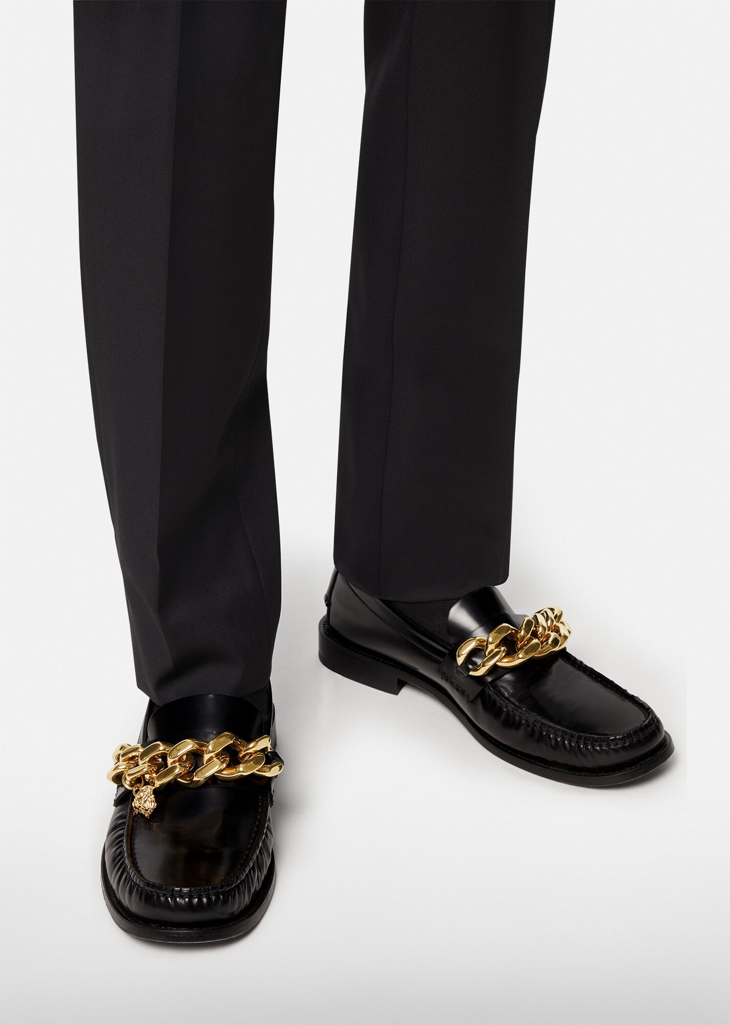 Medusa Chain Leather Loafers - 2