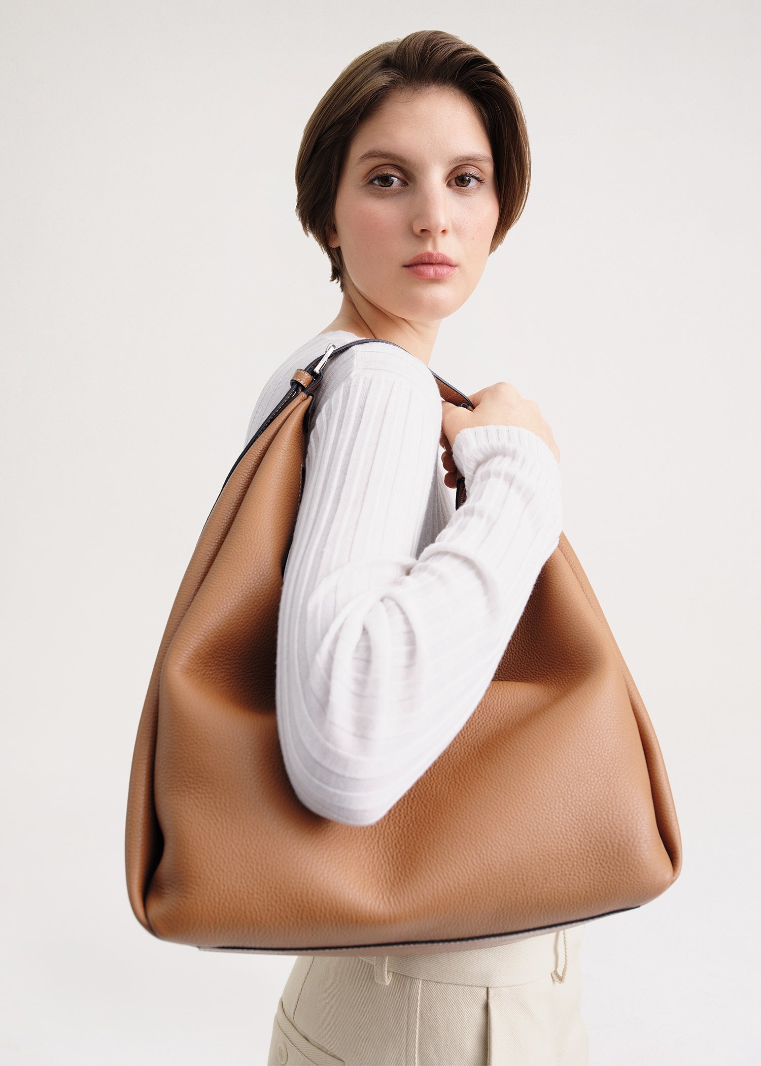 Belt hobo bag tan grain - 4