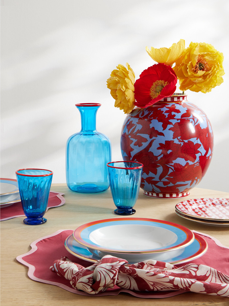 La DoubleJ 34-piece Porcelain, Glass And Linen Dinner Set outlook