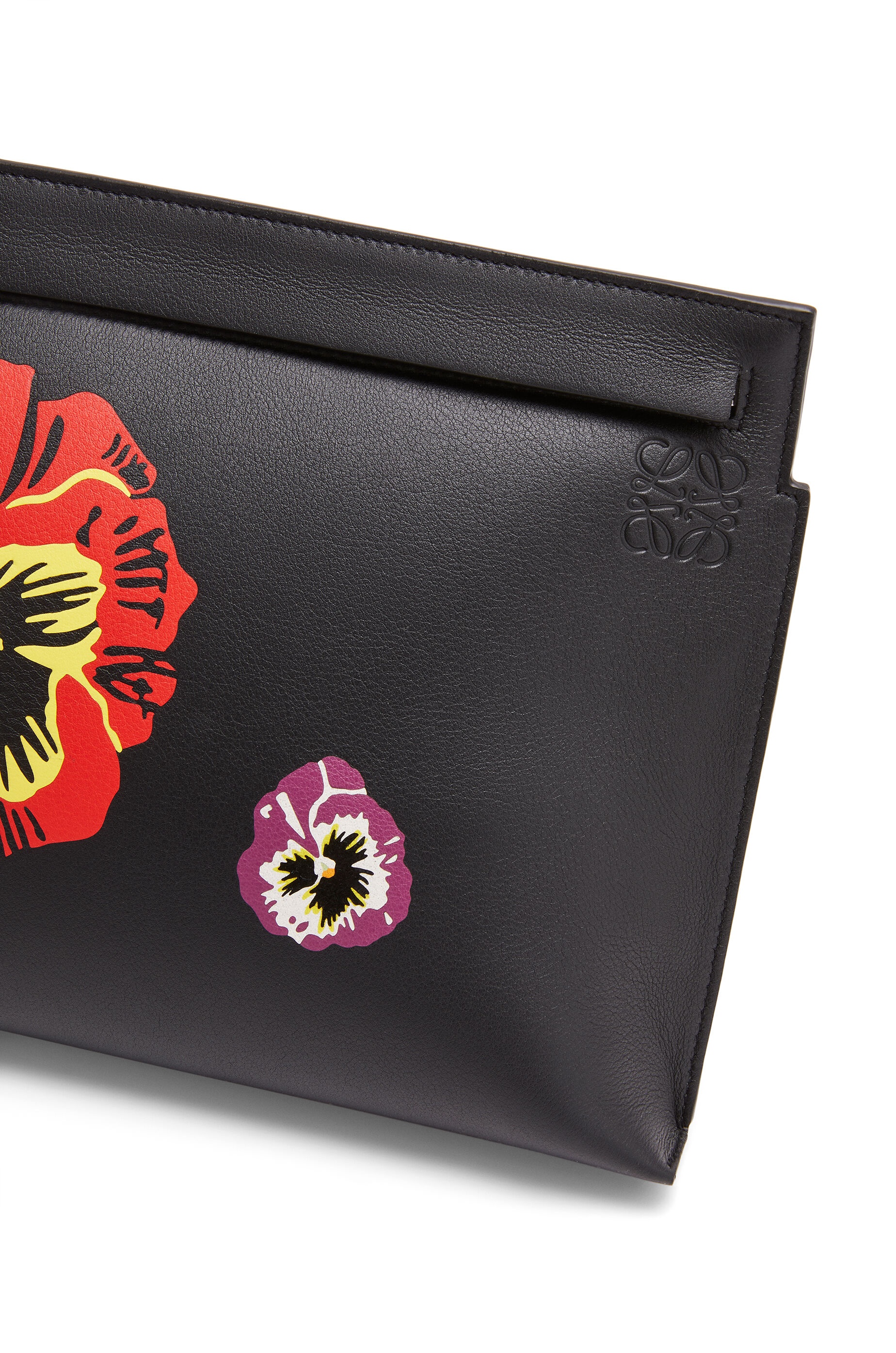 Pansies T Pouch in classic calfskin - 5