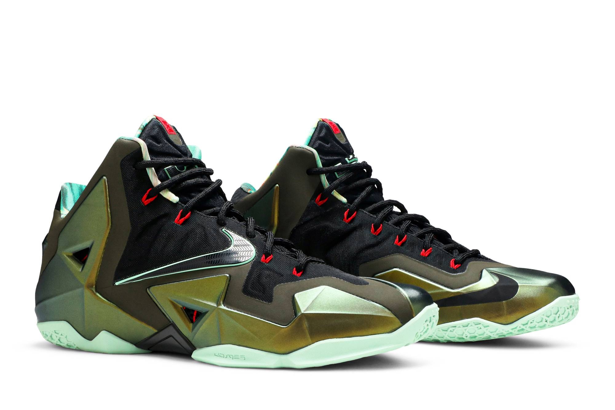 LeBron 11 'King's Pride' - 8