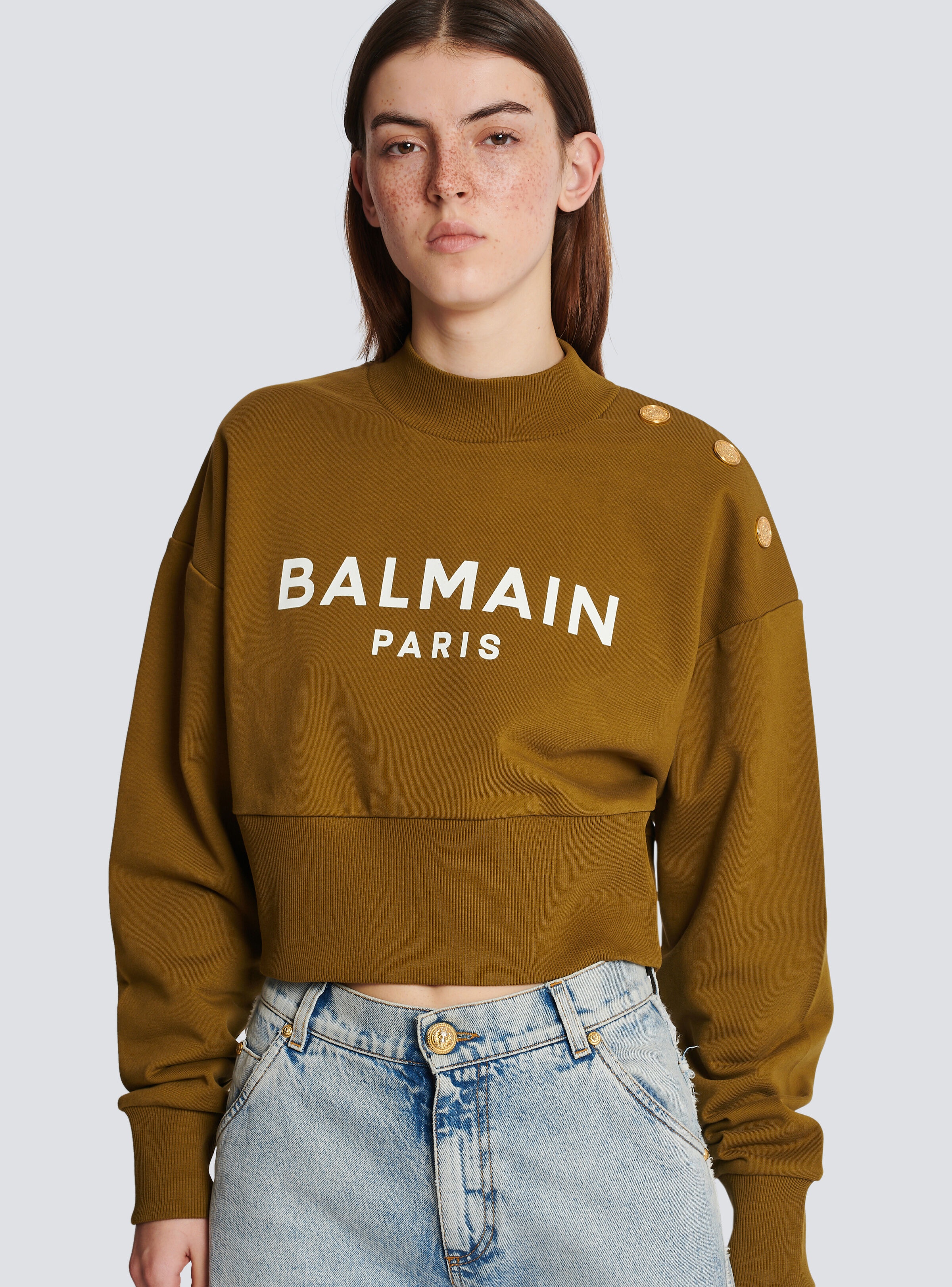 Eco-responsible cotton cropped sweatshirt with Balmain logo print - 7