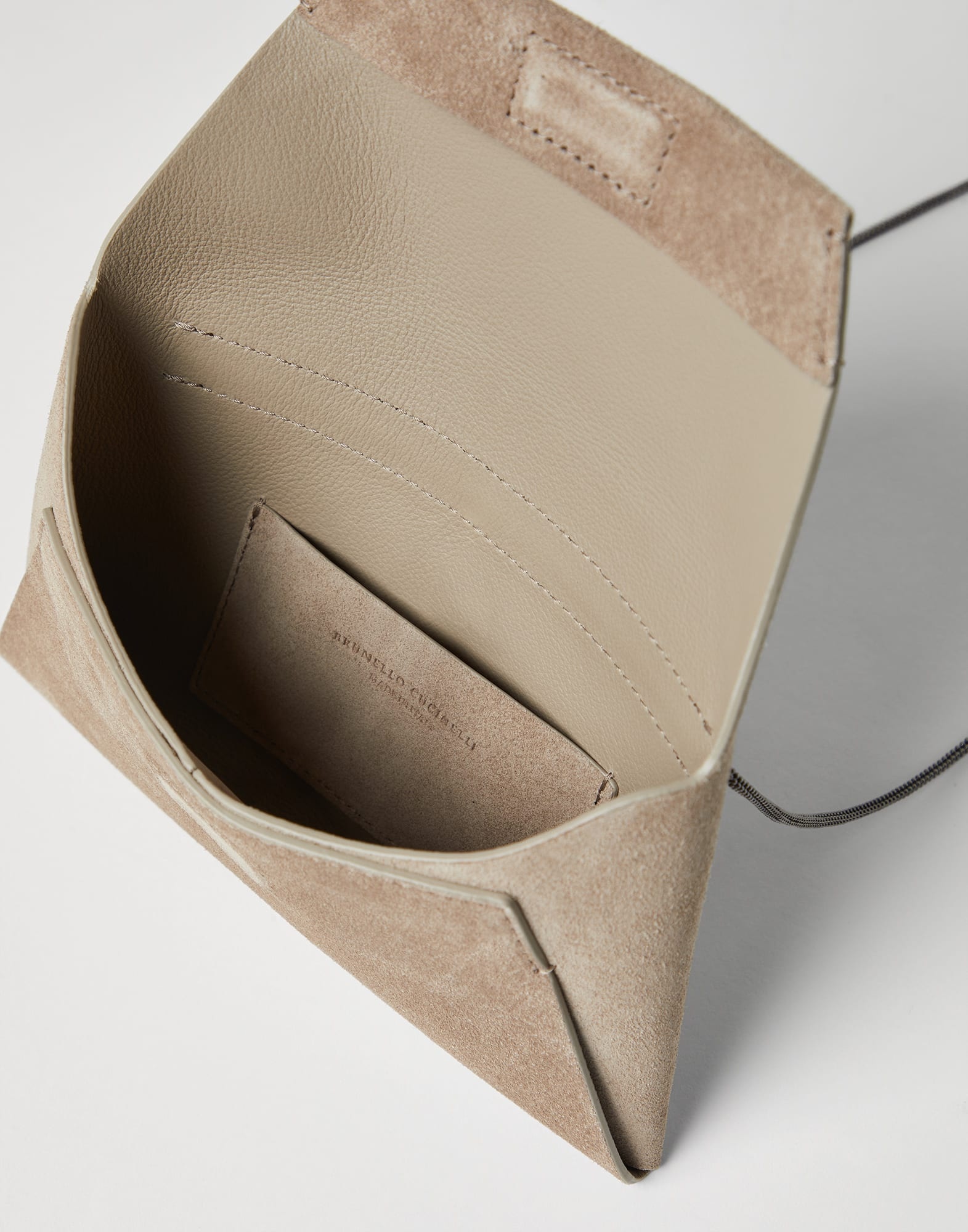 Suede envelope bag with precious chain - 5