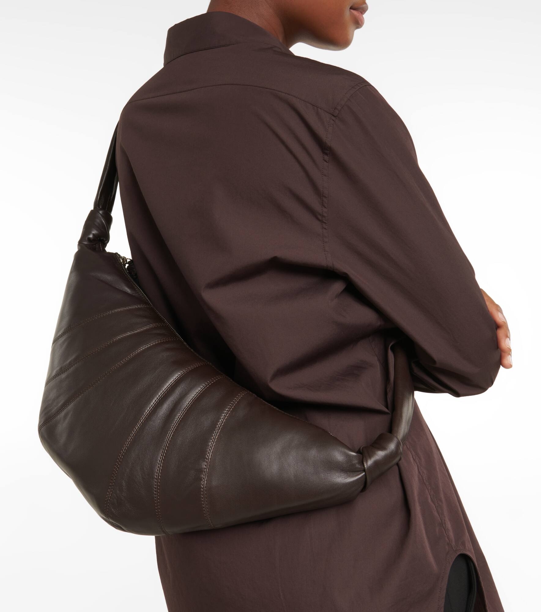 Croissant leather shoulder bag - 2