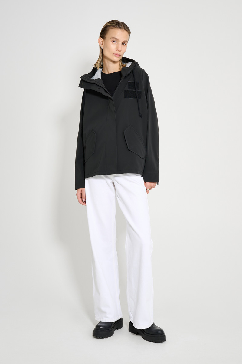 Faversham Matte Raincoat Black 3