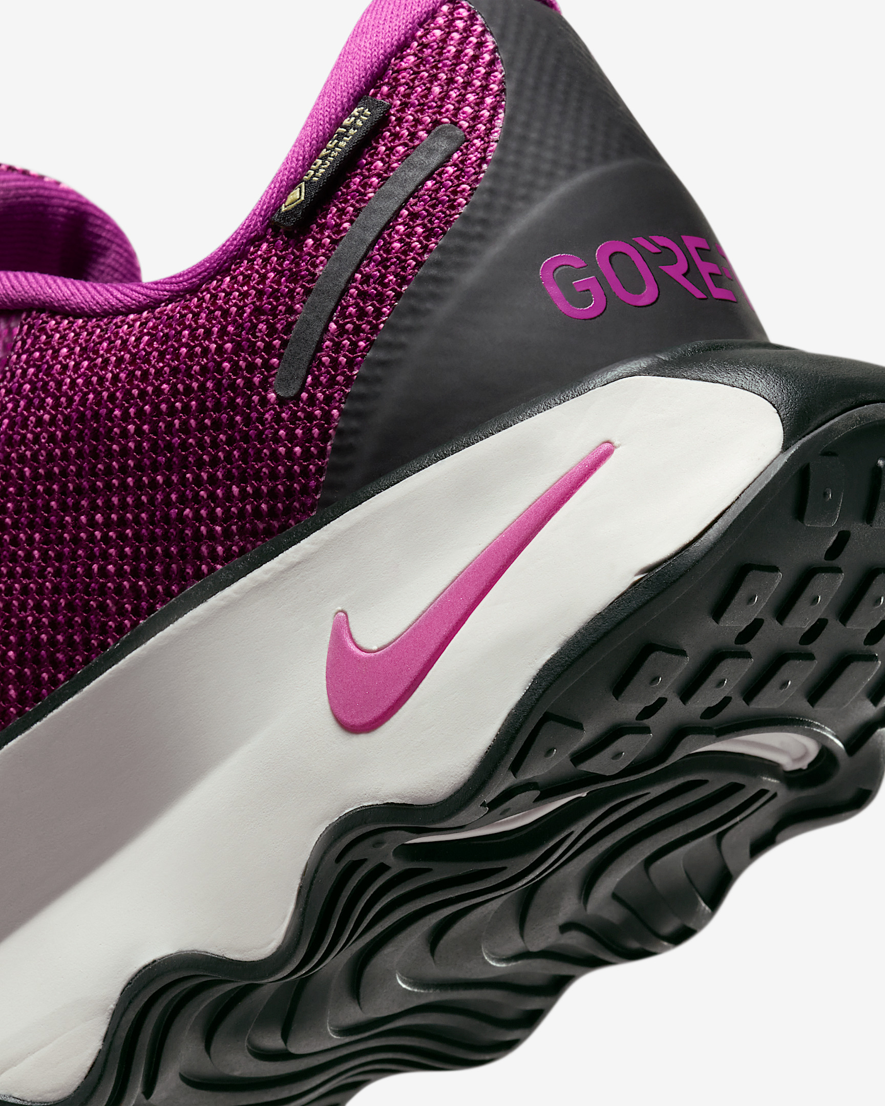 Nike Motiva GORE-TEX Women's Waterproof Walking Shoes - 8