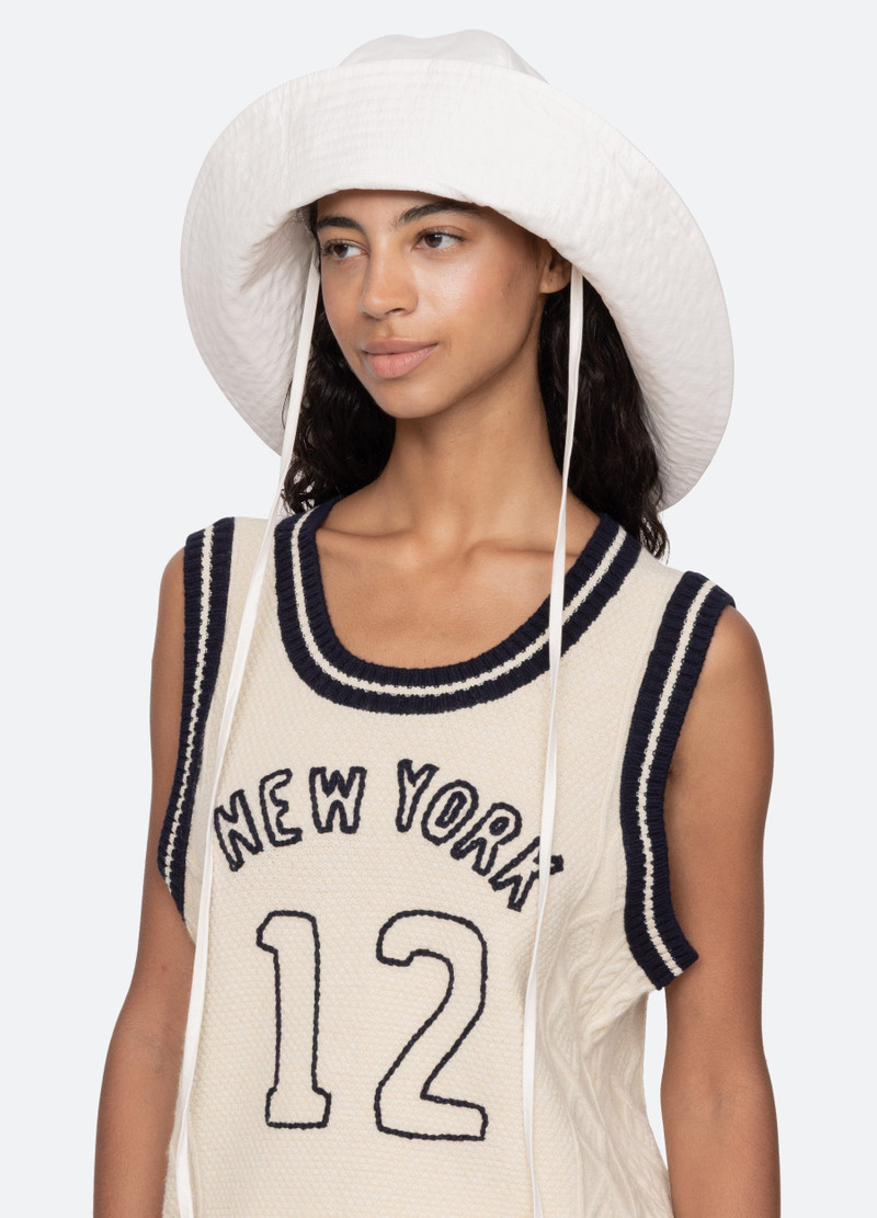 Lois Hat 5