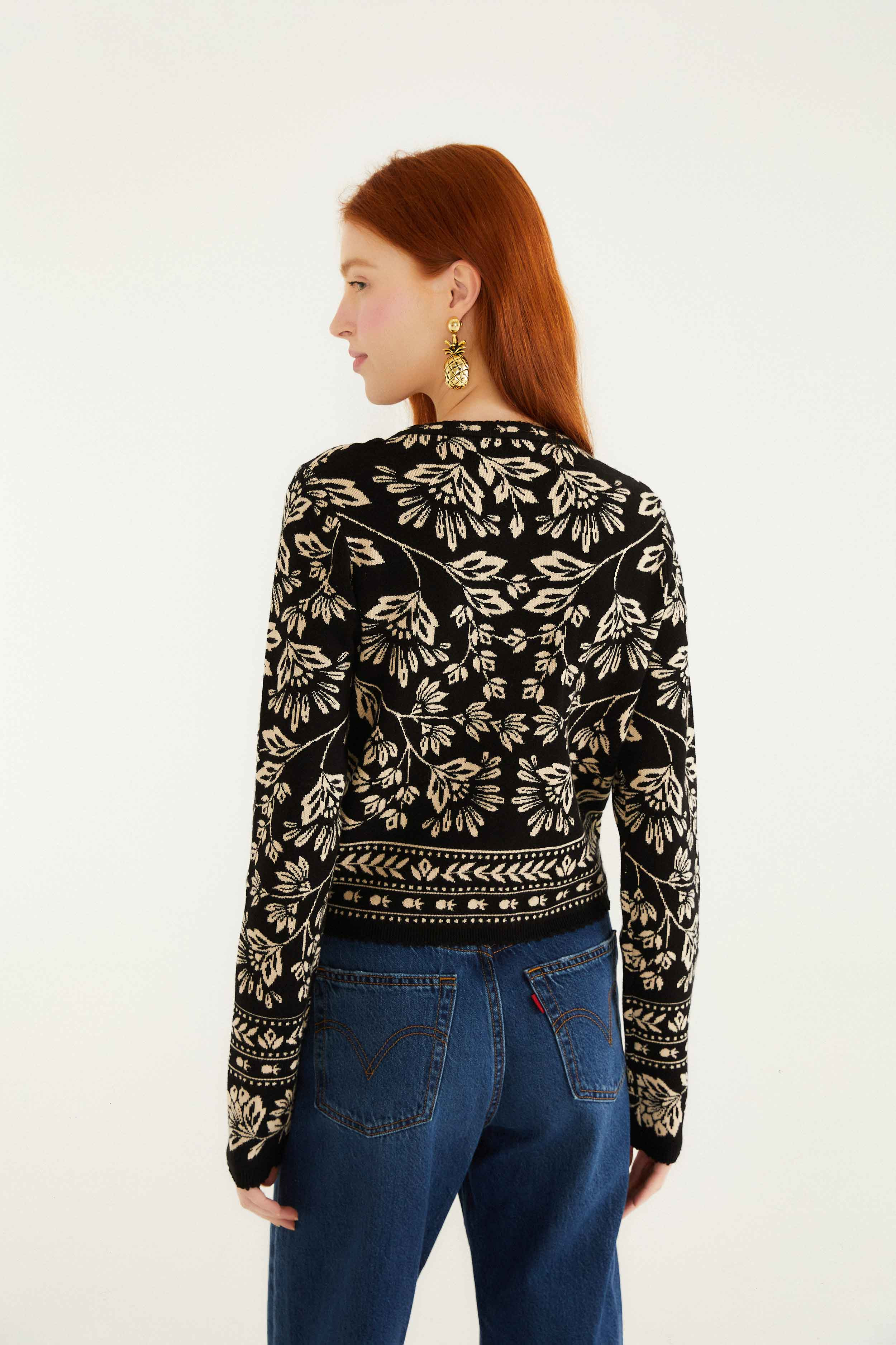 Black And White Flower Bloom Buttoned Knit Cardigan - 3