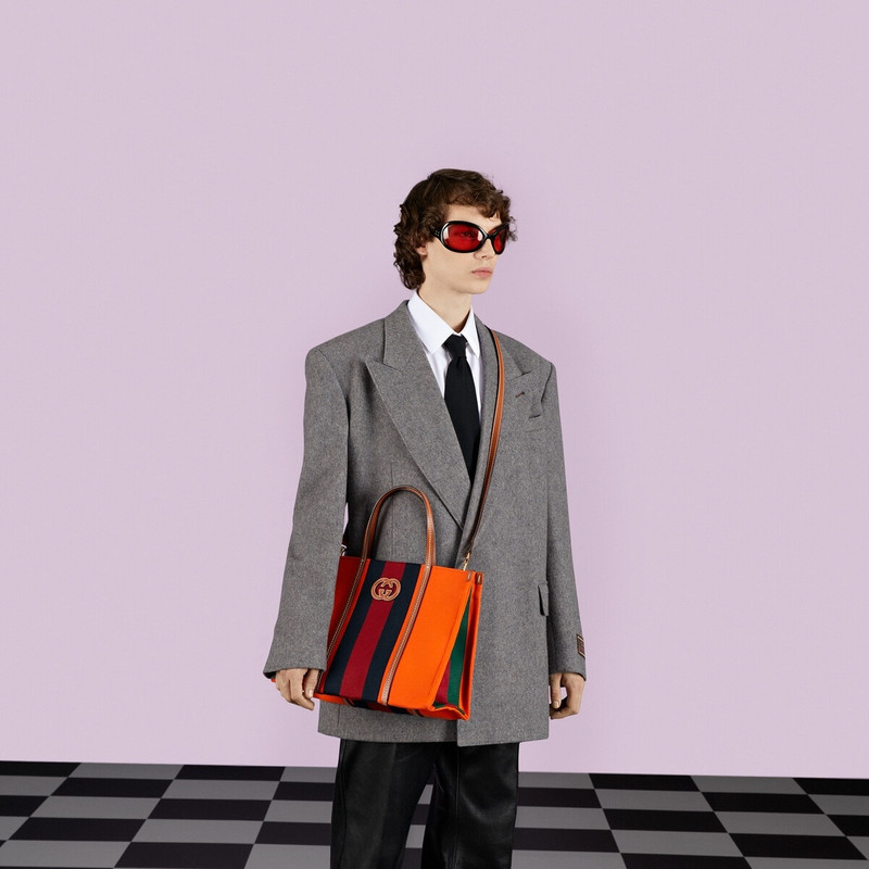 Medium Interlocking G tote bag 5