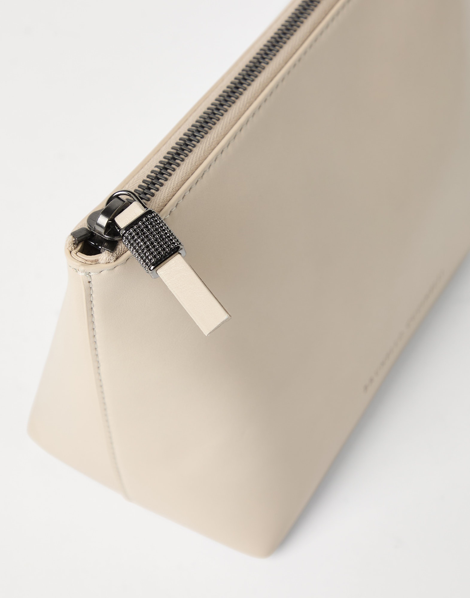 Grained calfskin pouch with monili - 3