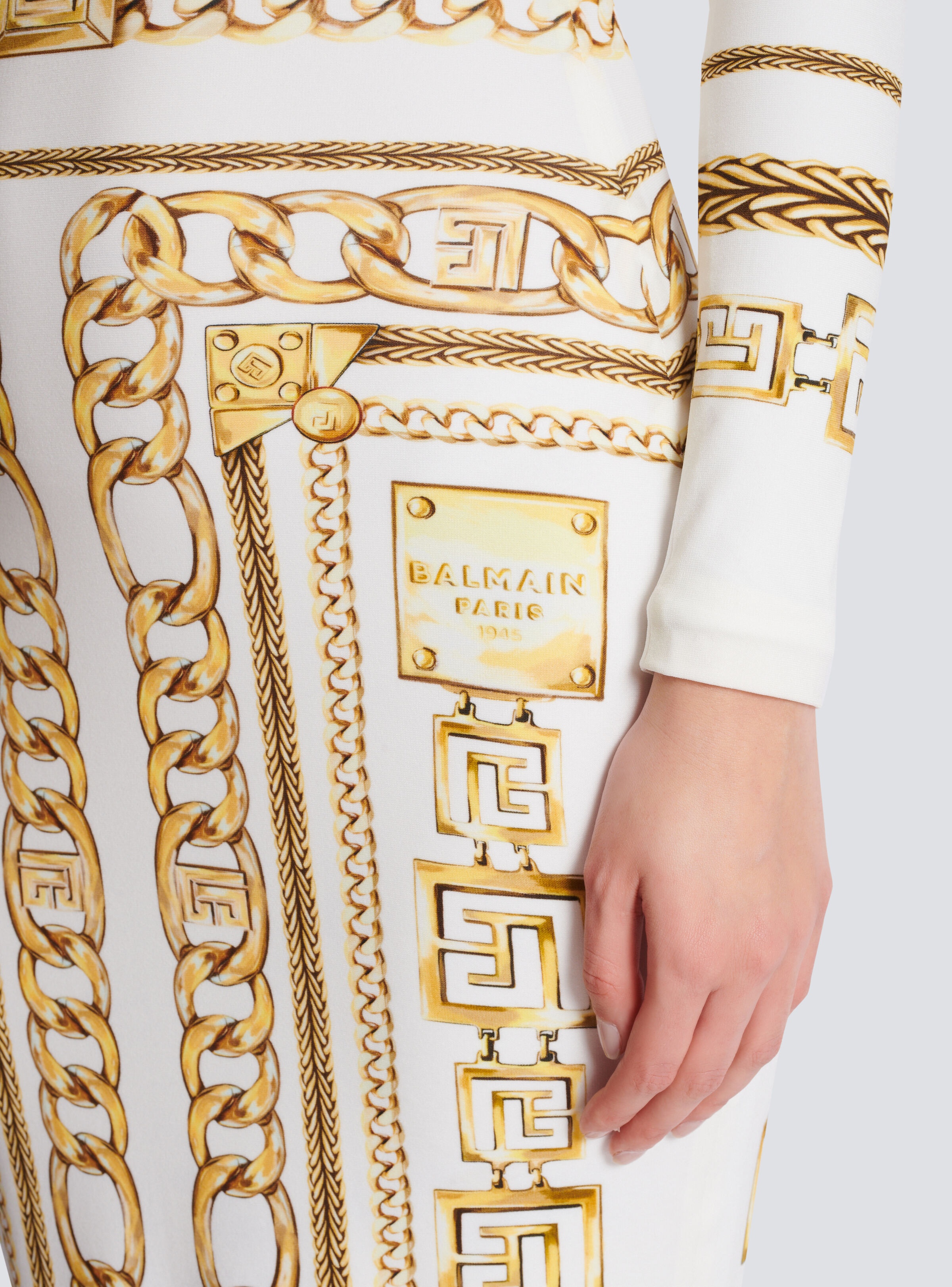 Long printed bodycon dress with Balmain Foulard pattern - 8