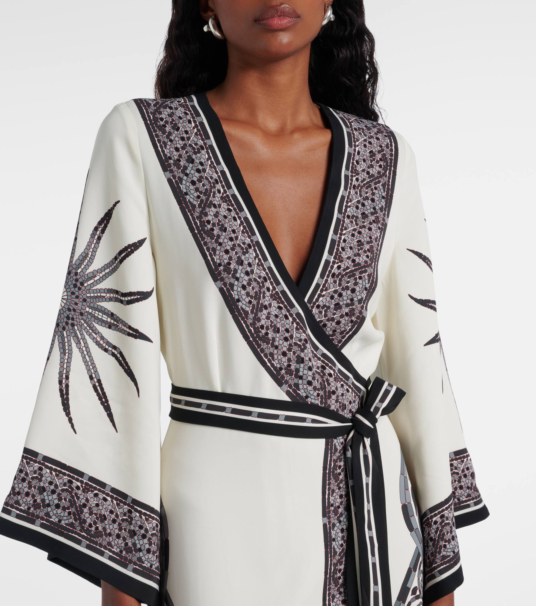 Printed wrap dress - 4