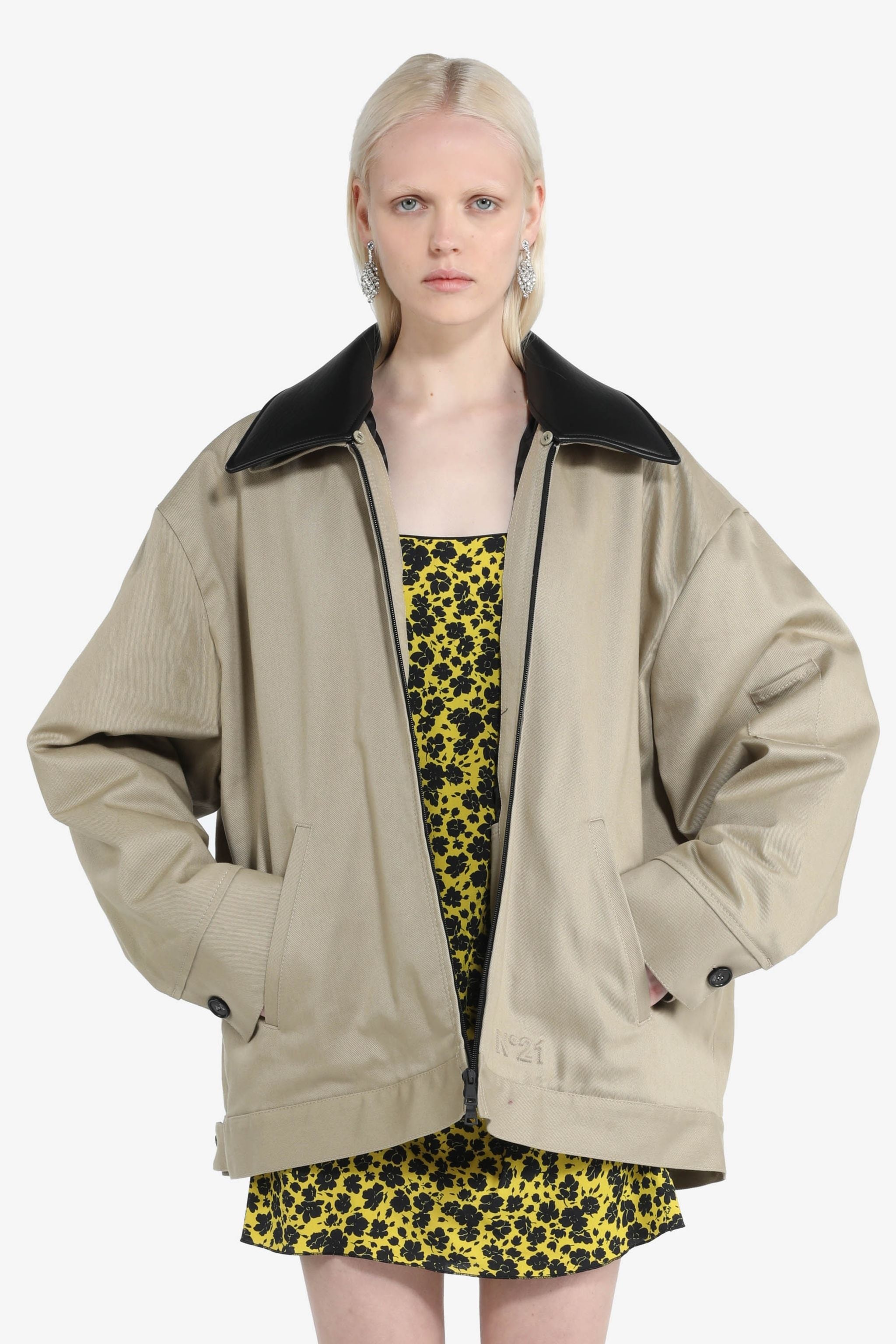 CONTRAST-COLLAR OVERSIZED JACKET - 1