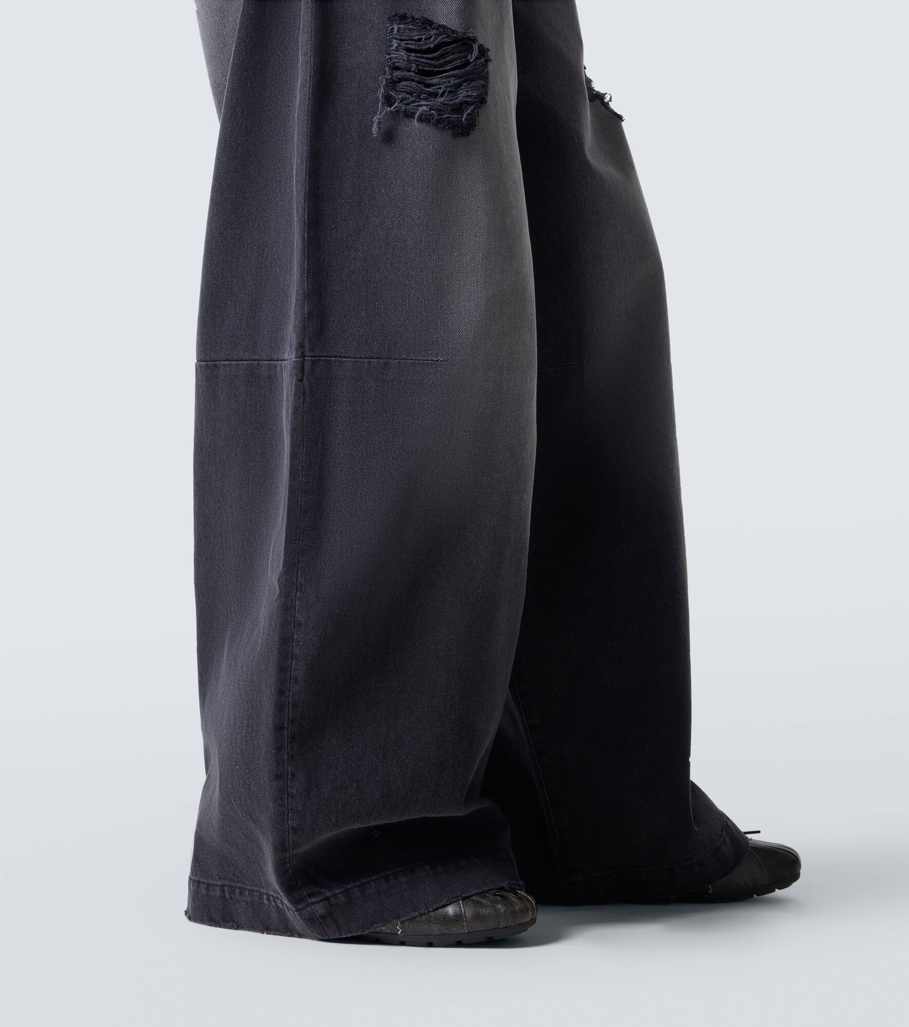 Distressed wide-leg jeans - 6