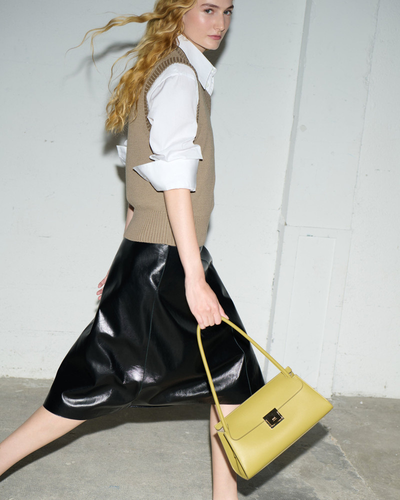 WHITE BLENDED SILK SHARP COLLAR ADJUSTED SHIRT 7