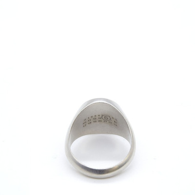 MM6 Maison Margiela Oval Chevalier Ring in Silver outlook
