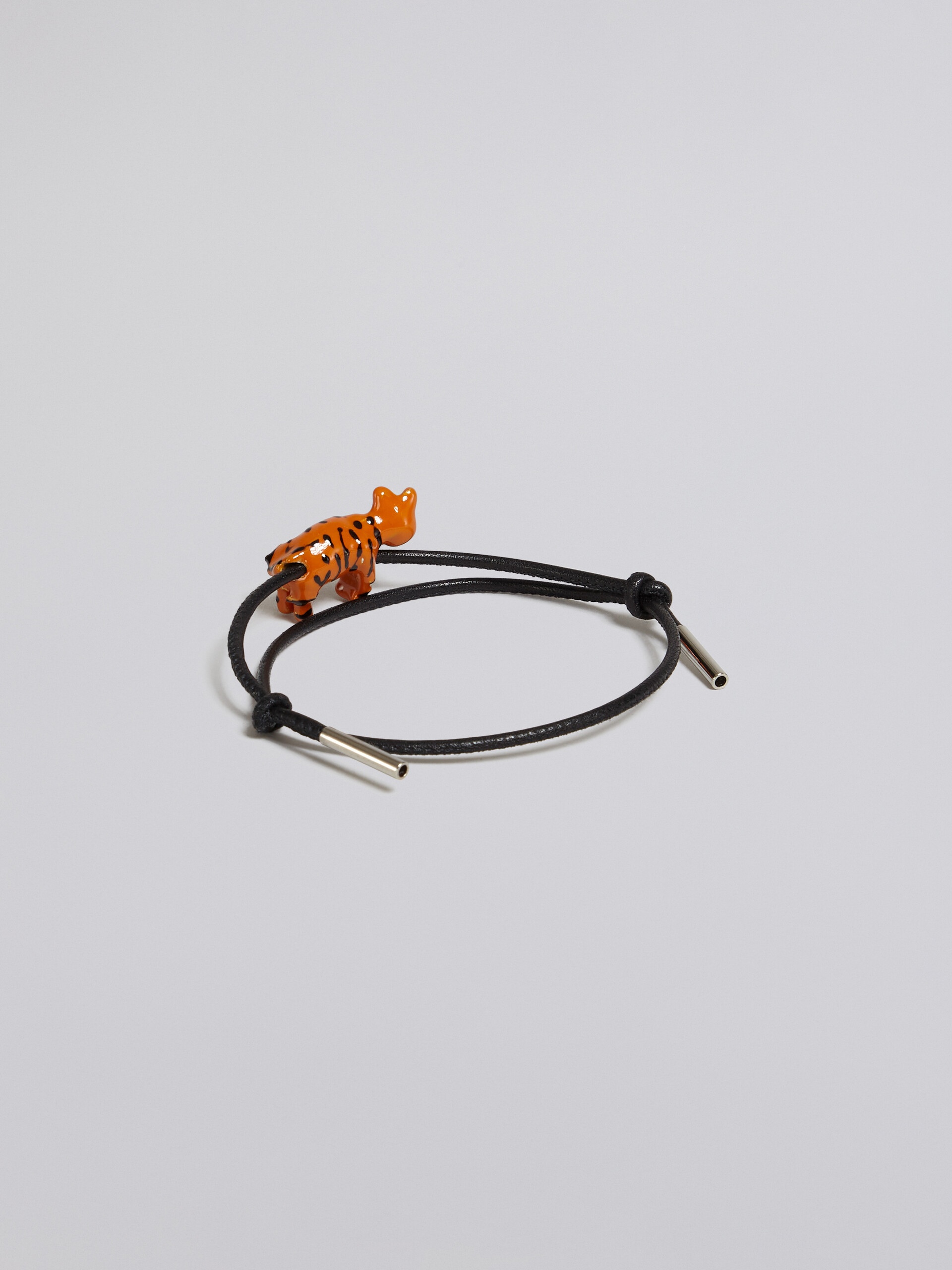 LEATHER BRACELET WITH ENAMELLED METAL TIGER - 3