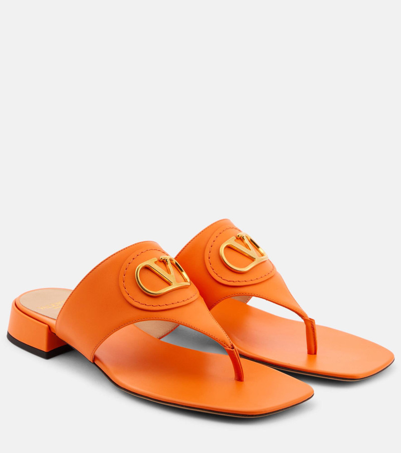 VLogo Signature leather thong sandals - 1