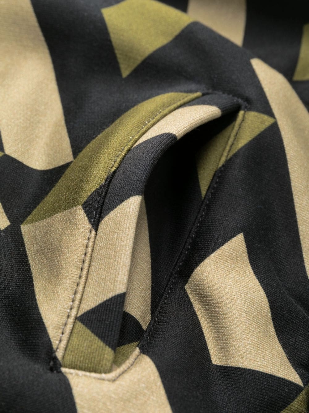 Greca-pattern logo-print trousers - 7