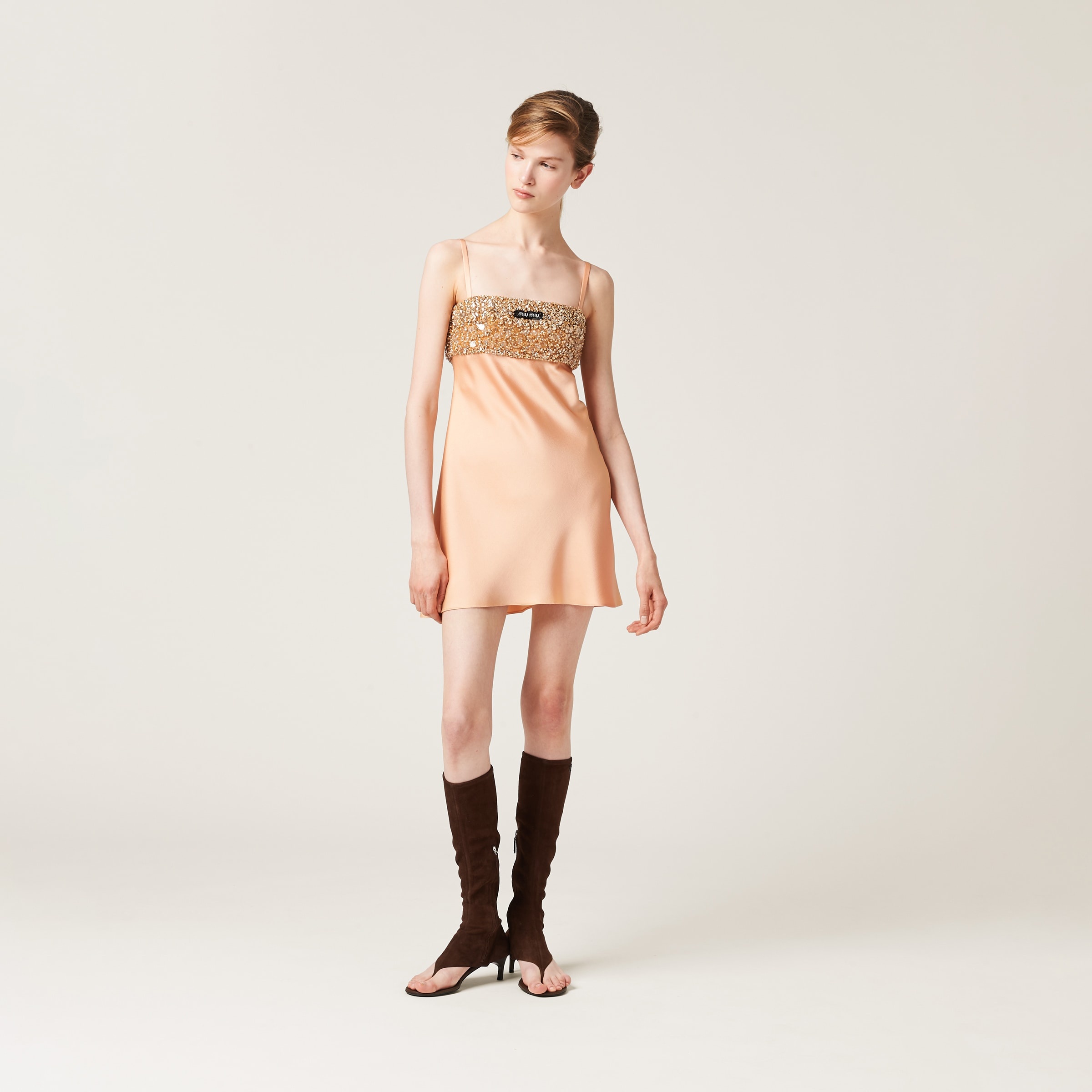 Embroidered satin dress - 5