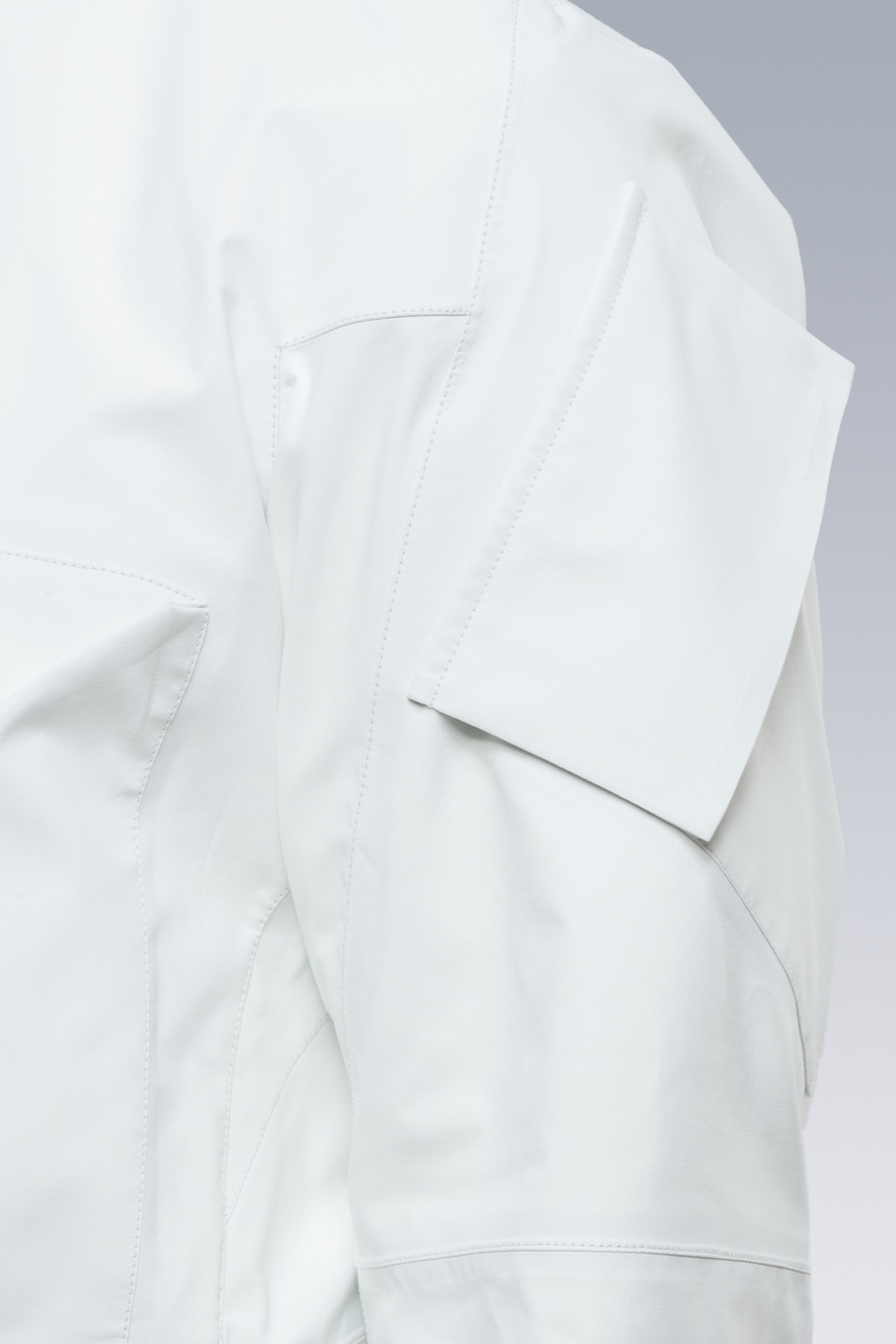 J47TS-GT-WHT 3L Gore-Tex® Pro Tec Sys Interops Jacket White - 24